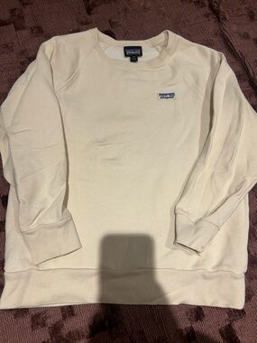 Patagonia Cream Crewneck Sweatshirt with Small Chest Logo